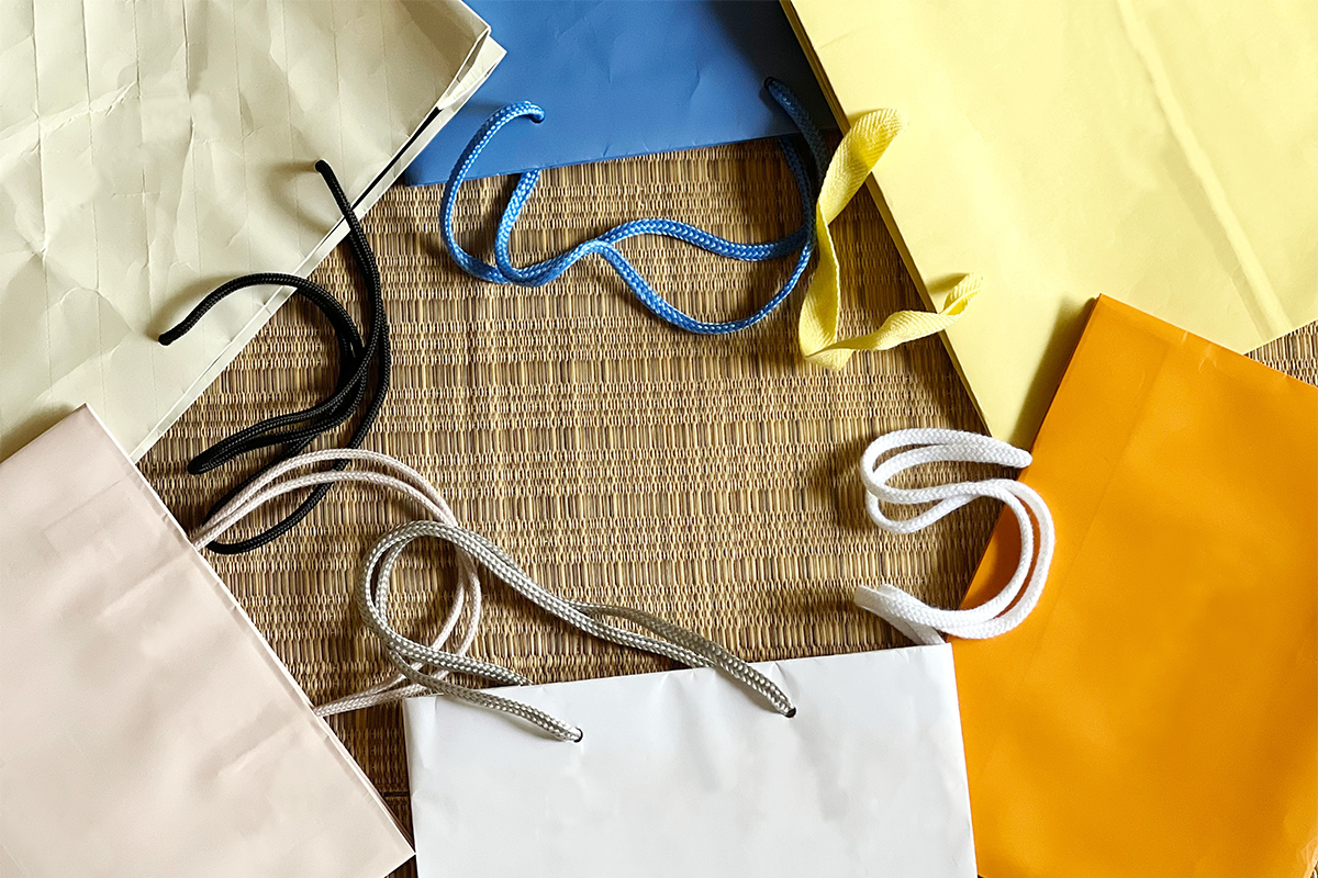 【4月・5月・6月】春から初夏へ。移り変わる季節の「空気感」を捉え、お客様の心に響く紙袋・パッケージのカラー戦略